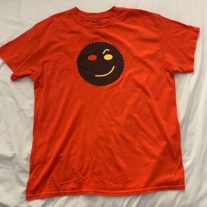 Unisex L Reese’s T-shirt